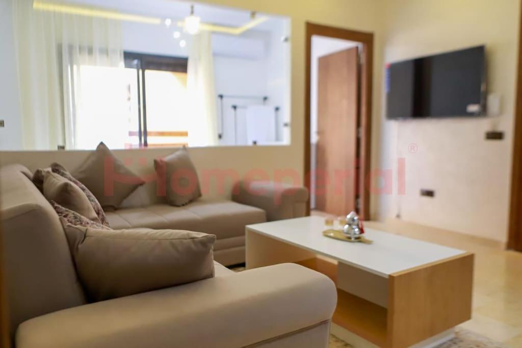 Homeperial Premium Studio With Pool & Balcony Appartement *